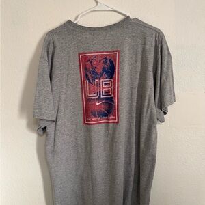 Nike Gray Short Sleeve Tee with Graphic Design